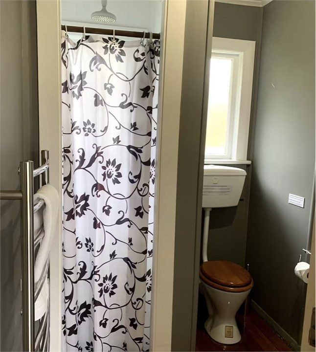 Bathroom at The Black Shack, Lake Hawea
