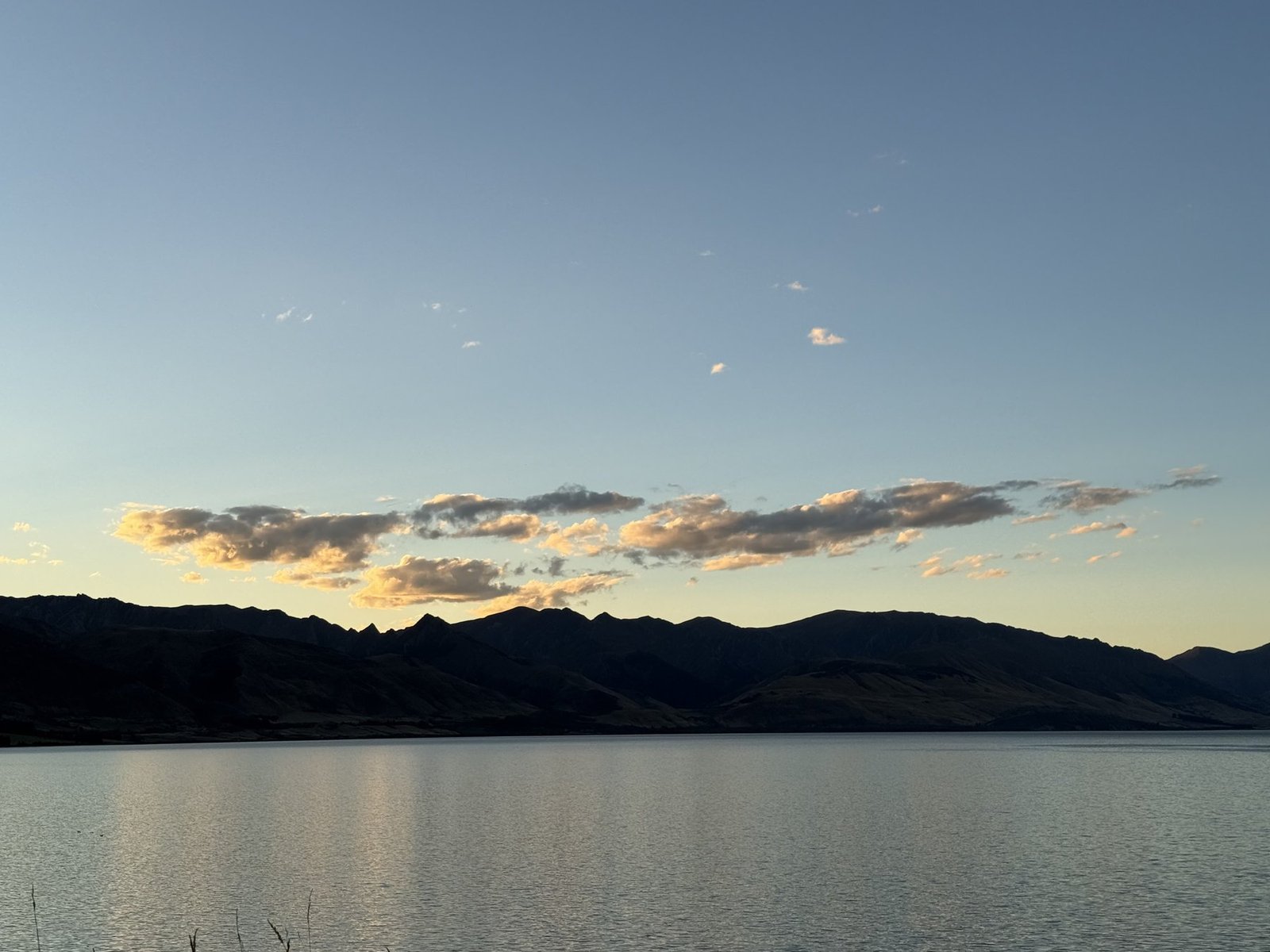 Lake Hawea sunset over the mountains